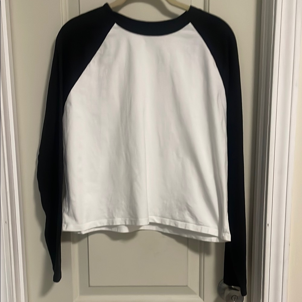 H&M Basic Black and White Raglan Long Sleeve Shirt no stains like new Xl